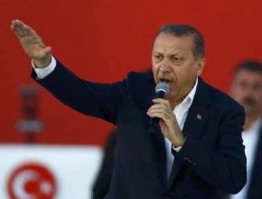 Ο Ρ.Τ.Ερντογάν απειλεί την Ευρώπη με «ορδές» μεταναστών και προσφύγων
